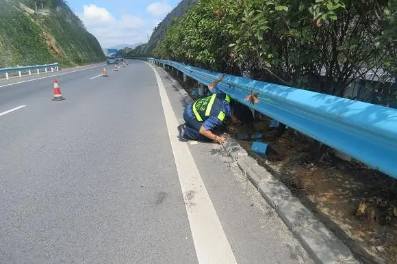 日喀则高速路波形护栏