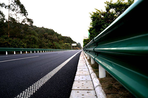 日喀则高速公路护栏的常用类型